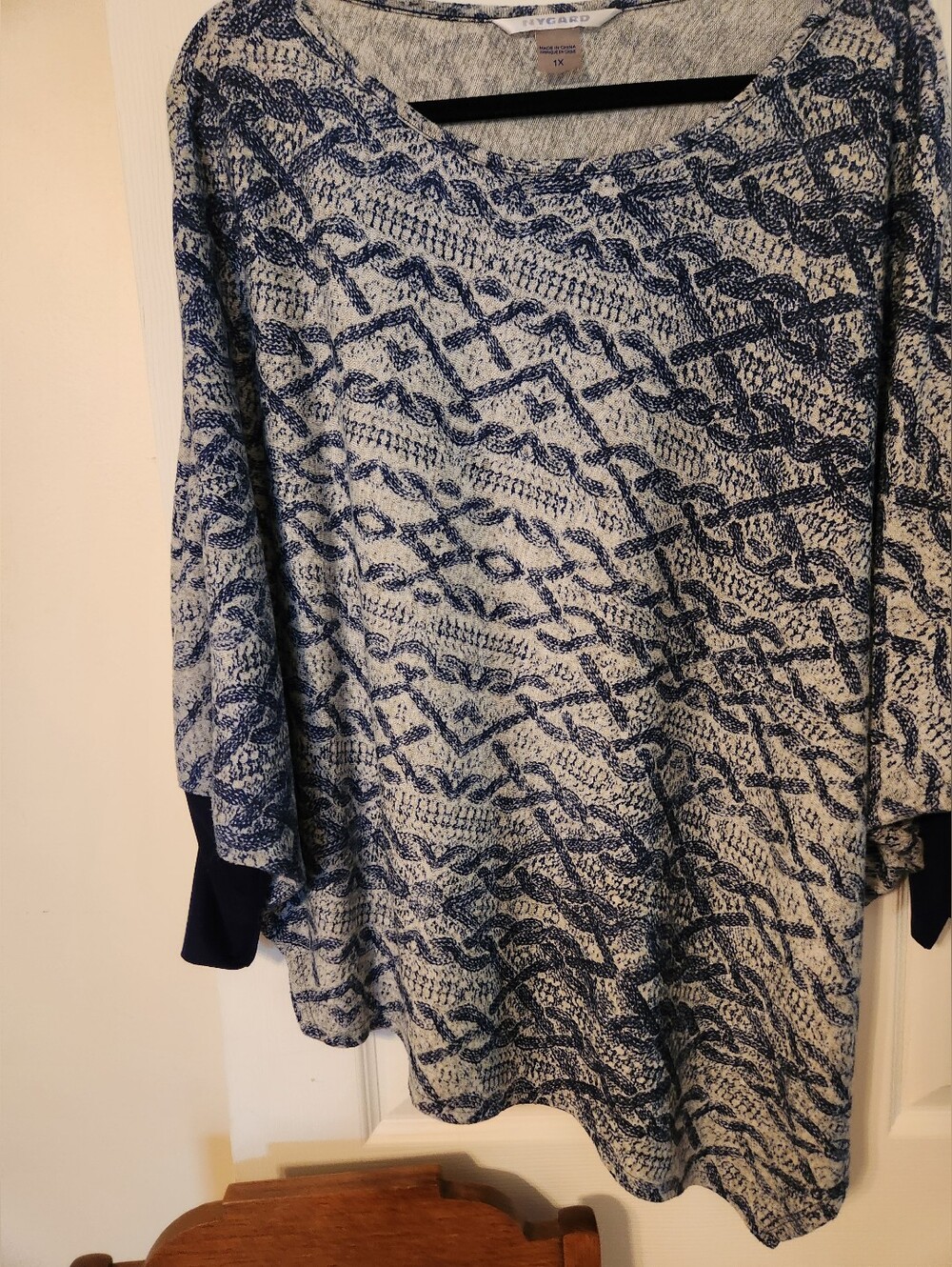 NYGUARD, Blue and White Knit Patterned asymmetrical top sz 1X